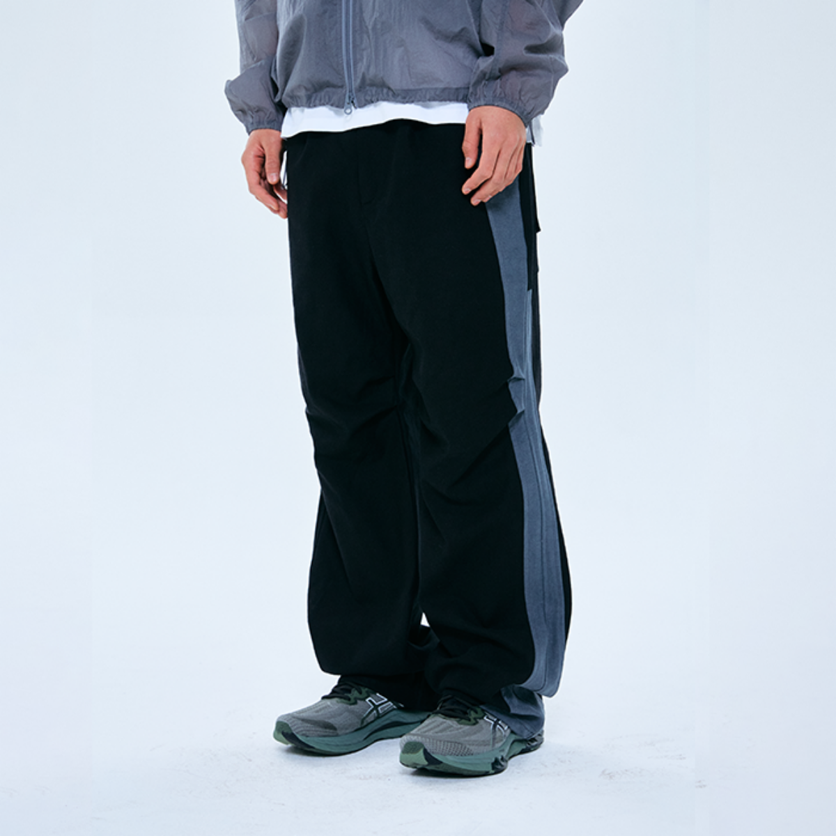 TCM slit tuck chino pants (black)