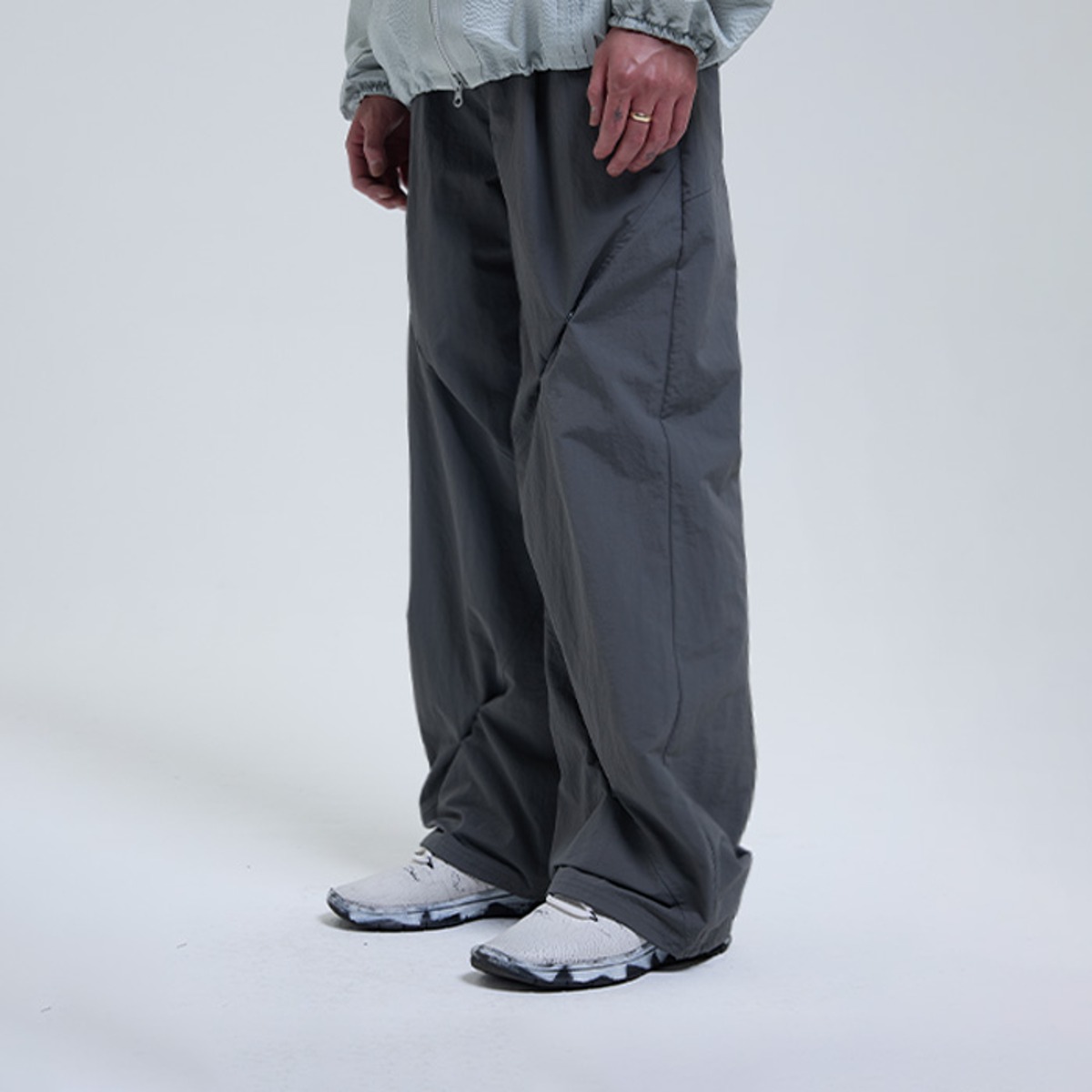 TCM nylon pinch pants (charcoal)
